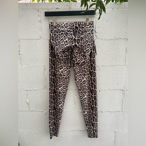 NWT: Onzie High Rise Legging and Sacred Bra Set, Leopard print, Size S/M